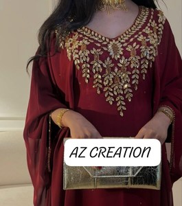 Robe Abaya Kaftan en Soie Brodé Bordeaux Az Creation, Col en V, Manches Larges, Motif Floral Bleu Marine, Robe de Soirée - Product Image 2