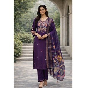 Ensemble Kurti élégant pour femmes en coton et soie violet, manches 3/4, entièrement cousu, pour les occasions régulières et festives - Product Image 1
