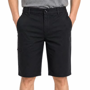 กางเกงขาสั้นลำลองทรงเข้ารูปสีดำระดับพรีเมียมสำหรับผู้ชาย – กางเกงขาสั้นผ้าฝ้ายผสมทรงสมาร์ทฟิตความยาวระดับเข่า ดีไซน์เรียบหรู ปิดด้วยกระดุม - Product Image 1