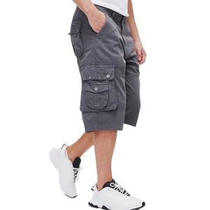 Shorts cargo en coton, coupe décontractée, multi-poches, décoration rivets, style vintage, en vente - Product Image 2