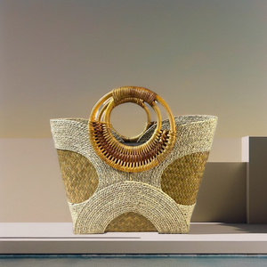 Sac en jonc de mer fabriqué à partir de fibres naturelles de jonc de mer pour porter à l'épaule et pour un style estival, fait main au Vietnam - Product Image 5