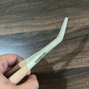 Pince à extensions capillaires personnalisée avec logo, 2 trous, courbée, en acier inoxydable, couleur beige, outils pour extensions capillaires - Product Image 5