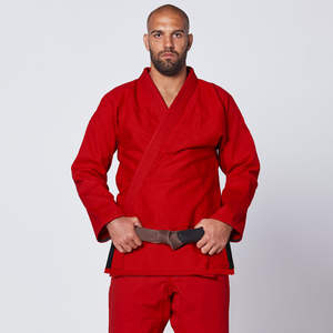 Traje de judo con refuerzos diseñado para soportar entrenamientos frecuentes, sesiones intensas y rendimiento a largo plazo en artes marciales, en venta. - Product Image 4