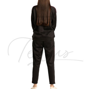 Trajes Deportivos para Mujer al Por Mayor a Precio Económico, Hechos en Pakistán, de Alta Calidad, con Logotipo Personalizado - Product Image 2