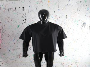 Camiseta negra extragrande 100% algodón Finer Threads estilo streetwear de primera calidad para hombre con estampado serigrafiado - Product Image 2