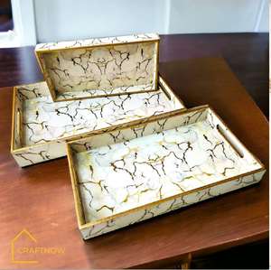 Bandeja con marco de madera natural e incrustaciones de hueso en forma de hoja azul, disponible a precios de mayorista, perfecta para entornos rústicos pero sofisticados. - Product Image 1