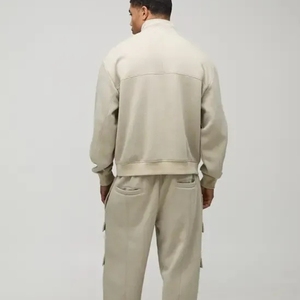 Ensemble de survêtement unisexe multi-poches couleur unie – Matière premium, confortable et élégant pour le sport - Product Image 4