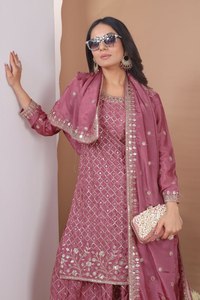 Ensemble de robe de mariée indienne pakistanaise brodée en chinon rose pour femmes, tenue traditionnelle Anarkali longue jusqu'au sol - Product Image 5