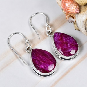 Boucles d'oreilles pendantes en argent sterling 925 avec rubis rouge naturel en forme de poire, facettées, cadeau pour femme - Product Image 1