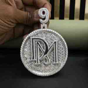 Colgante DM Hip Hop Personalizado con Incrustaciones Completas de Diamantes Cultivados en Laboratorio, con Número 9, en Acero Inoxidable, 104.33 CT - Product Image 4