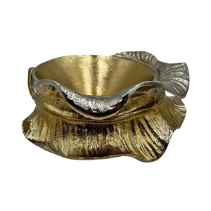 Cuenco decorativo de latón multiusos, perfecto para servir frutos secos y dulces, y como elegante centro de mesa de exhibición, procedente de la India. - Product Image 3