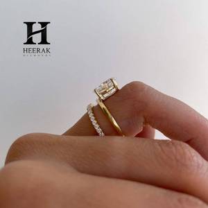 Anillo de Diamante Ovalado Cultivado en Laboratorio, con Capas Integradas, Pavé, Halo Oculto, Oro de 18K en Dos Tonos, Joyería Nupcial Certificada - Product Image 5