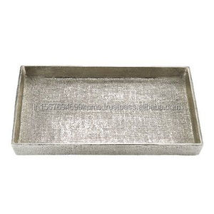 Bandeja de aluminio de tendencia con asas de hojas Bandeja rectangular multifuncional única recubierta de plata decorativa de boda para servir - Product Image 3