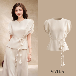 Blusa Elegante para Mujer, Diseño ODM OEM, Color Crema, Cuello Redondo, Mangas con Volantes en Capas, Peplum, con Cinturón Hecho a Mano, Estilo Casual de Oficina, SOLI - Product Image 1