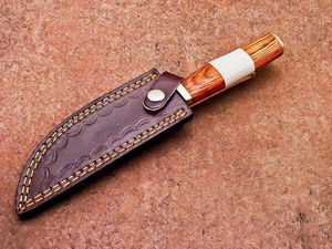 Cuchillo de Camping de Lujo de Grado Industrial OEM, Acero de Damasco, Punta Caída, Hoja Recta, Mango de Madera y Hueso de Camello con Empuñaduras de Latón - Product Image 5