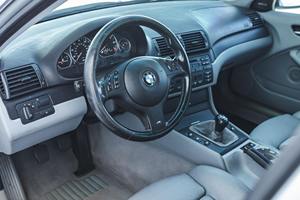 2002 B-M-W 325-i T-o-u-r-i-n-g - Product Image 4