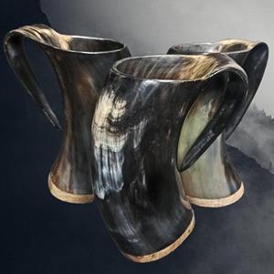 Chope en corne traditionnelle viking, artisanale, pour bière, hydromel, bière artisanale et reconstitutions médiévales. - Product Image 1