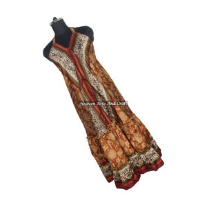 Nouvelle robe de soirée élégante sans manches en soie sari indienne pour femmes, à acheter en ligne directement du fabricant - Product Image 1