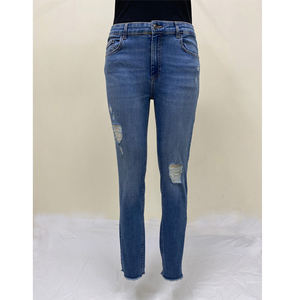 Pantalon long en denim premium pour femmes, design tendance slim fit, tissu en coton mélangé doux, élégant et confortable pour un style décontracté chic - Product Image 1