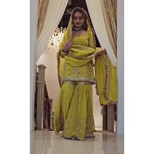 Ensemble de vêtements de fête pour femmes de créateur haut-bas et Dupatta avec broderie élégante - Product Image 6