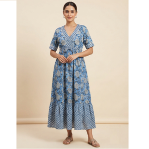Robe bohème élégante pour femmes, robe maxi en coton imprimé, confortable et respirante, col en V, manches mi-longues, coupe évasée - Product Image 1