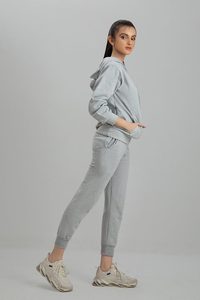 Ensemble sweat à capuche et pantalon de jogging gris chiné pour femme, personnalisable avec logo, vente en gros, fabricant d'ensembles de sweats à capuche pour femme - Product Image 4