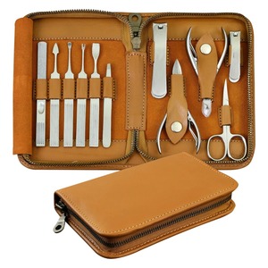 Kit de manucure en acier inoxydable 10 en 1 avec étui, ensemble de manucure portable de style classique pour adultes - Product Image 1