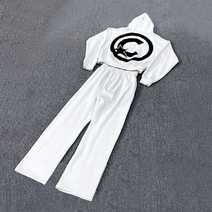 Conjunto de Sudadera con Capucha y Pantalones Deportivos Personalizados, con Apliques Vintage, Logotipo Bordado, Sudadera con Capucha Desgastada, Conjunto Deportivo para Hombre - Product Image 3