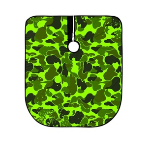 Capa de Peluquería para Barbero - Color Personalizado Amarillo Verde Camuflaje Poliéster Resistente al Agua y Duradero - Product Image 1