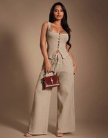 Ensemble coordonné style corset rayé beige pour femme avec pantalon large, haut sans manches boutonné et pantalon taille haute à cordon de serrage