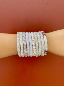 ชุดสร้อยข้อมือเชือกถักประดับลูกปัดแก้วลายสีดำทอง งานถักมือสำหรับผู้หญิง เครื่องประดับแฟชั่นแพ็คเซ็ต - Product Image 4