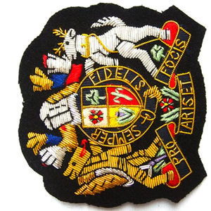 Écussons de blazer de luxe personnalisés OEM, brodés à la main, en fil métallique bullion, pour uniforme professionnel, faits main, effet 3D en relief, pour casquette - Product Image 4