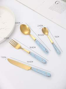 Vajilla y cubertería inspiradas en el estilo de élite de Mónaco, que se ajustan a la oferta de hostelería costera de lujo. - Product Image 6