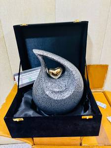Wholesale Adult American Style Aluminum Tear <b>Drop</b> Urn Durable Eco-Friendly Customizable Cremation Urns Green Velvet <b>Box</b> 3-Year - Product Image 6