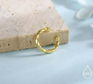 ต่างหูแบบมินิมอลลิสต์ ดีไซน์เกลียวคลื่น ทำจากเงินแท้ สไตล์เรียบง่าย - Product Image 5