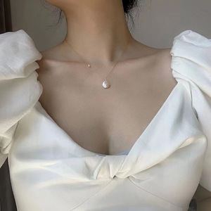 Collier en argent S925 avec pendentif en perle baroque d'eau douce naturelle, simple et polyvalent, accessoire de mode au tempérament unique - Product Image 1