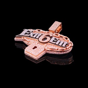 Joyería para Raperos, Colgante de Plata de Ley 925 con Baño de Rodio y Moissanita, Dos Tonos en Oro Rosa, Cierre de Corazón, Letra y Nombre Personalizados - Product Image 3