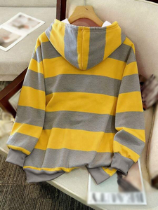 Sudadera con Capucha a Rayas Amarillas y Grises para Mujer, Marca Privada, Algodón y Felpa, Hombros Caídos, Calidad de Exportación, Proveedor de Ropa de Invierno - Product Image 5
