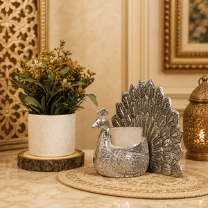 Support de bougie décoratif en métal argenté antique indien traditionnel en forme de paon pour la décoration de table Diwali Puja - Product Image 1