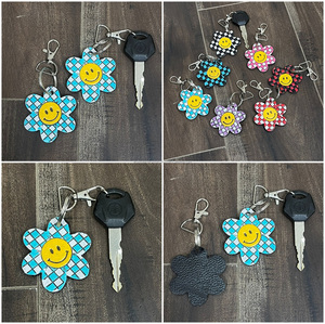 Porte-clés en cuir véritable à motif floral souriant et à carreaux, fournisseur en gros, offre spéciale pour l'Expo de Mars - Product Image 3