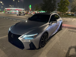 2023 Usado para F Sport, Gris Platino, Transmisión Automática, Motor de Gasolina 4L, Interior de Cuero Oscuro, R20 Aluminio, Euro VI - Product Image 3