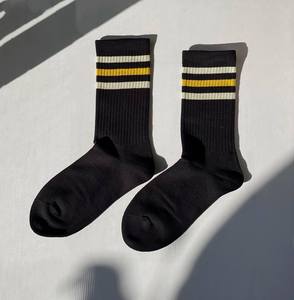 ถุงเท้าแบบหนีบสำหรับผู้หญิงถุงเท้าลูกเรือผ้าฝ้ายกันลื่นพิมพ์ข้อความสีเวียดนามสำหรับฤดูใบไม้ร่วง - Product Image 4