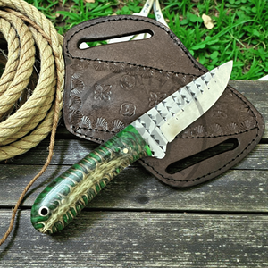 Cuchillo de Hoja Fija de Acero Inoxidable Hecho a Mano con Mango de Resina y Funda de Cuero, Estilo Vaquero, para Caza al Aire Libre, Venta al Por Mayor - Product Image 1