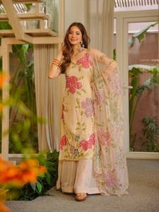Conjunto de Traje Festivo Beige con Bordado Floral para Mujer |   Conjunto de Kurta, Palazzo y Dupatta de Organza |   Traje Étnico para Bodas y Fiestas - Product Image 2