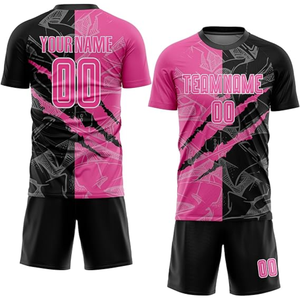 Uniforme de fútbol callejero urbano con arte inspirado en el graffiti, espacio para patrocinadores de gran tamaño, estética moderna para equipos juveniles. - Product Image 1