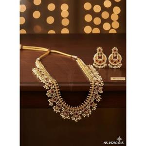 High Quality Handcrafted <b>Artificial</b> <b>Jewellery</b> Modern Styling Durable Finish Export Ready Collection for Retail and Online Stores - Product Image 4