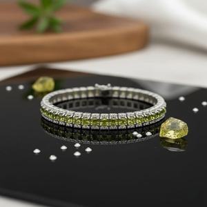 Bracelet tennis carré en péridot, accents en argent sterling 925, bijou élégant en pierres précieuses, cadeau pour femme - Product Image 2