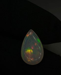 Opale d'Éthiopie naturelle, cabochon, magnifique motif nid d'abeille. - Product Image 1