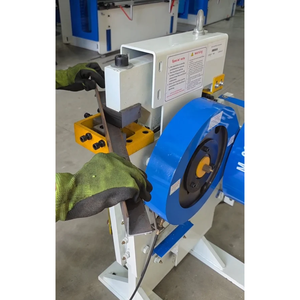 Máquina Punzonadora, Cortadora y Entalladora Hidráulica para Trabajos de Hierro, Equipo de Fabricación de Metal de Uso Pesado Semiautomático Industrial - Product Image 3