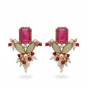 Joyería étnica india Kundan Tikka con perlas, chapado en oro de alta calidad, hecha a mano para bodas y fiestas de mujeres. - Product Image 2